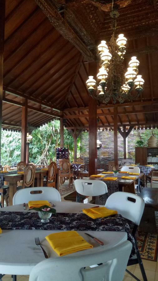 Ndalem Nitihardjan Hotel Magelang Kültér fotó